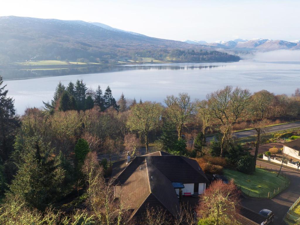 Tom Beag - Ben Nevis View Rooms Fort William Exteriör bild